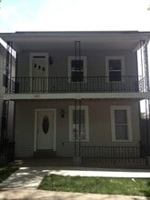 Building Photo - 532 Forest Ave