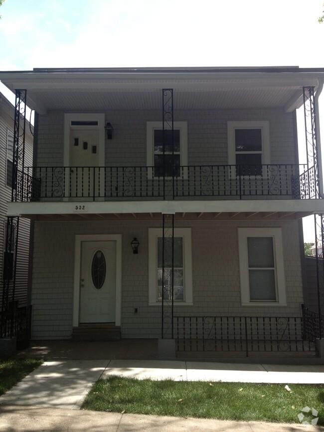 Building Photo - 532 Forest Ave
