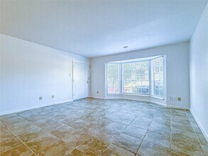 Building Photo - 9201 Clarewood Dr