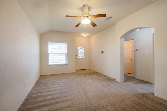 Building Photo - Convenient 3 Bedroom, 2 Bath Home in Jarrell w/ 1-Car Garage