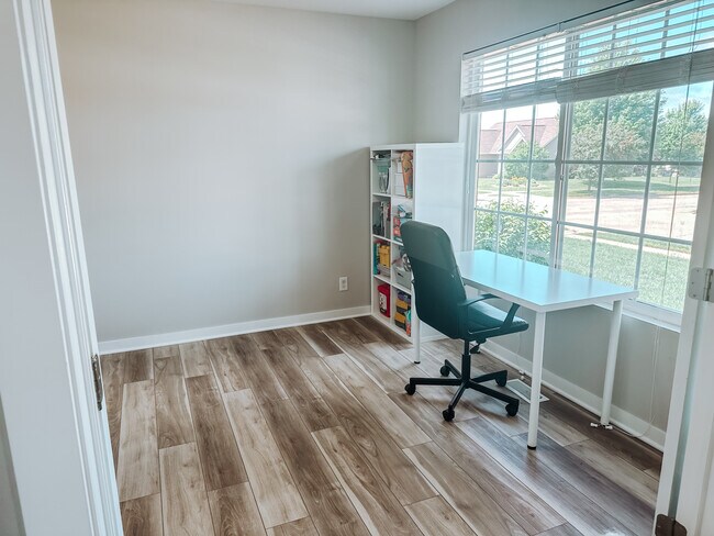 Oficina - 4703 NE Hayes Dr