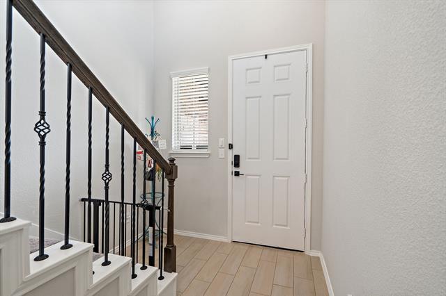 Foto del edificio - 1432 Martingale Ln