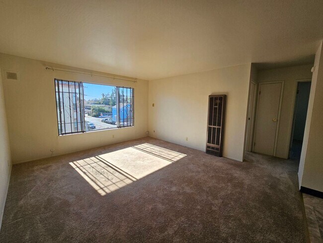 Foto del edificio - 1706 8th Ave, Oakland