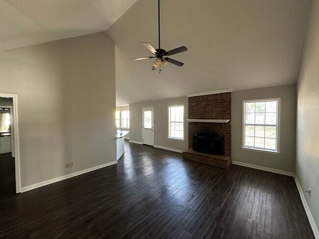 Foto del edificio - 3870 Westridge Dr