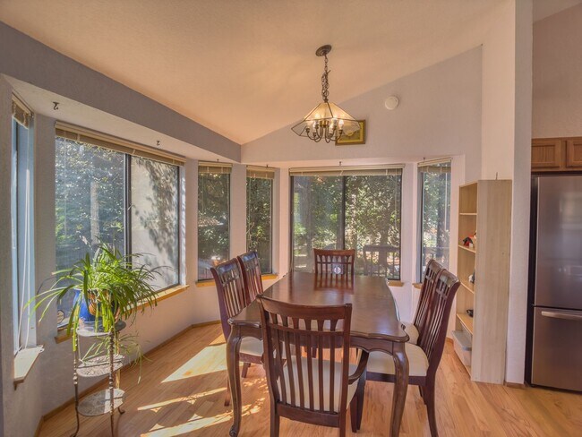 Foto del edificio - 3 Bedroom/2.5 Bathroom home in Desirable C...