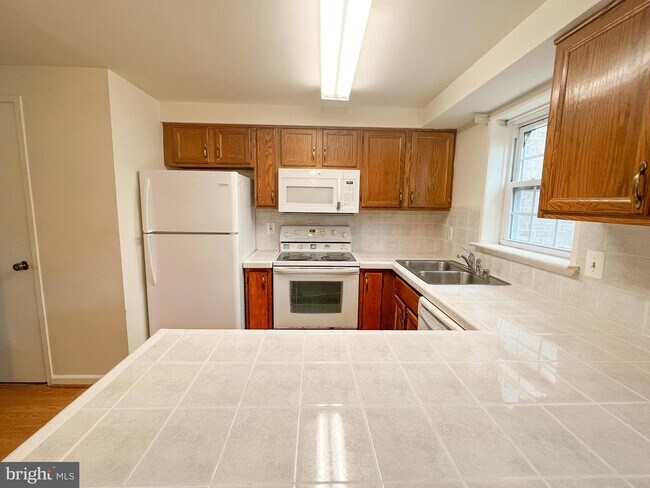 Building Photo - 13206 Lantern Hill Ct