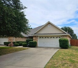 Building Photo - 421 Sheri Ln