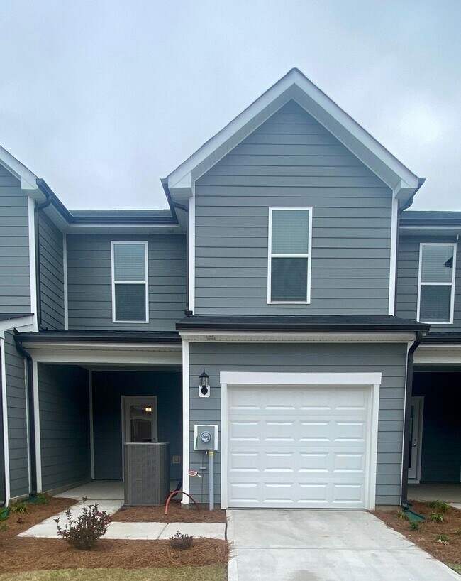 Foto del edificio - Well Maintained 3BR/2.5BA Townhouse in Pringle Townes; Available July 10