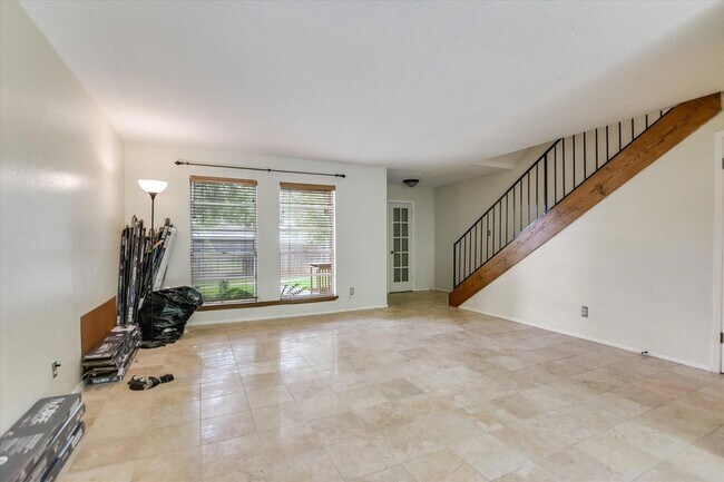 Foto del edificio - 700 Castle Ridge Rd