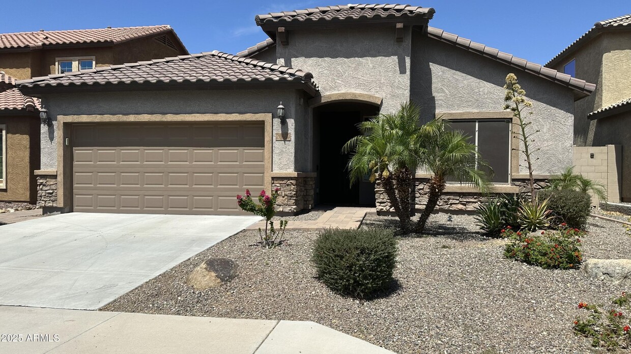 Foto principal - 26380 N 107th Ln
