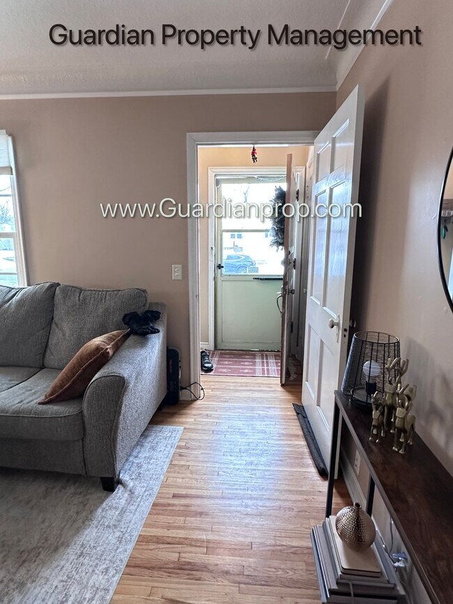 Foto del edificio - South Minneapolis Single Family Home, Garage, Fenced In Yard, Excellent Condition