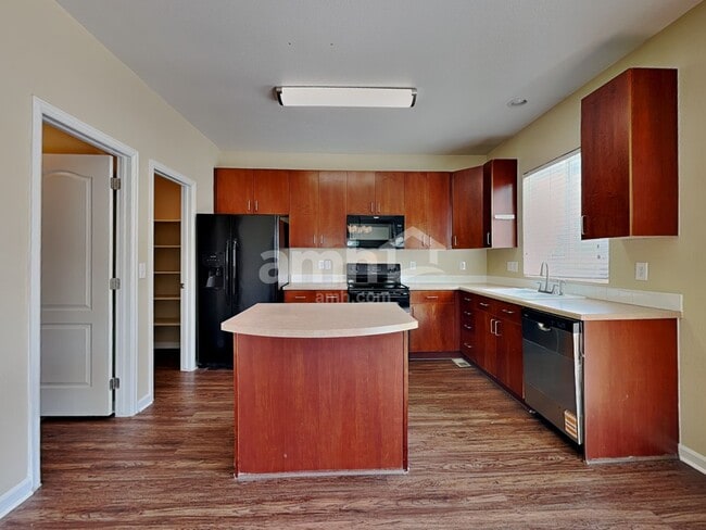 Foto del edificio - 10572 Vaughn Ct