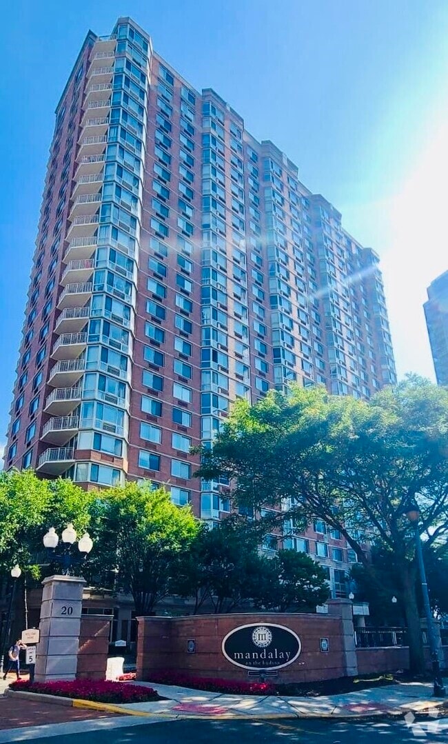 Building Photo - 20 2nd St