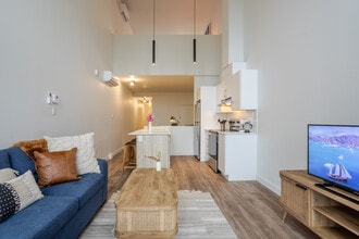 Building Photo - 6775 Rue St-Hubert