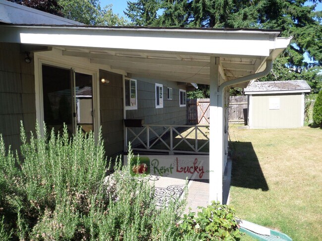 Foto del edificio - Adorable 3-Bedroom Home w/Large Fenced Yar...