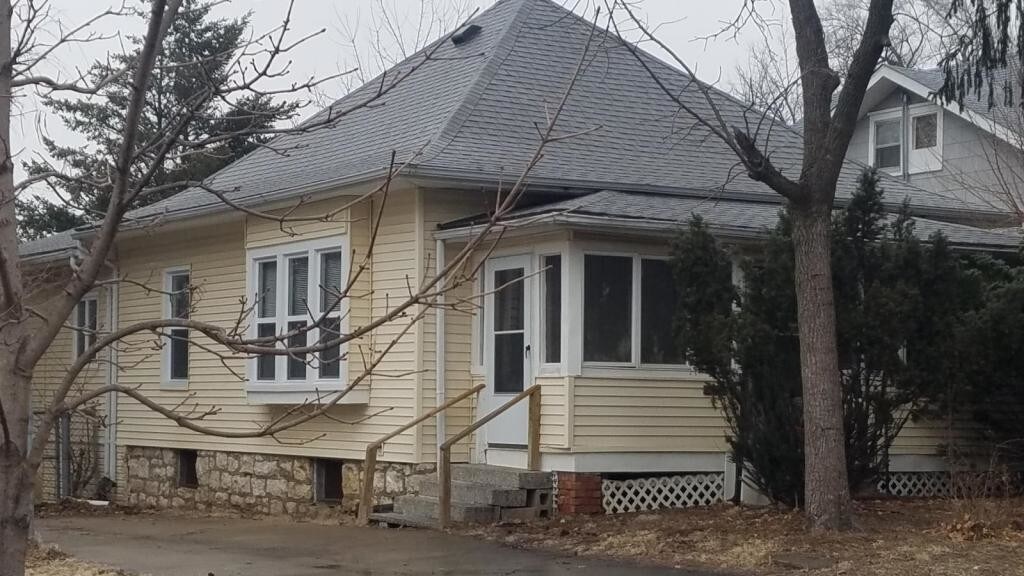 Primary Photo - 1420 E Walnut St