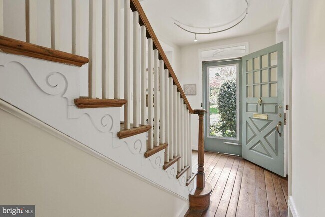 Foto del edificio - 3743 Upton St NW