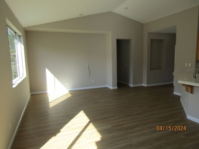 Foto del edificio - Very nice single story 3 bedroom home with...