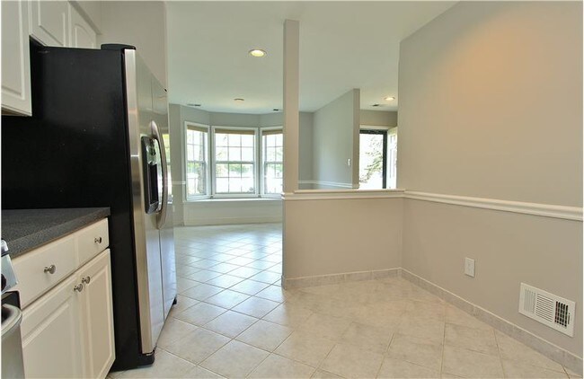 Building Photo - 214 Paddington Ct
