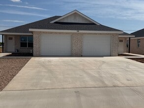 Building Photo - 108 Chisum Dr