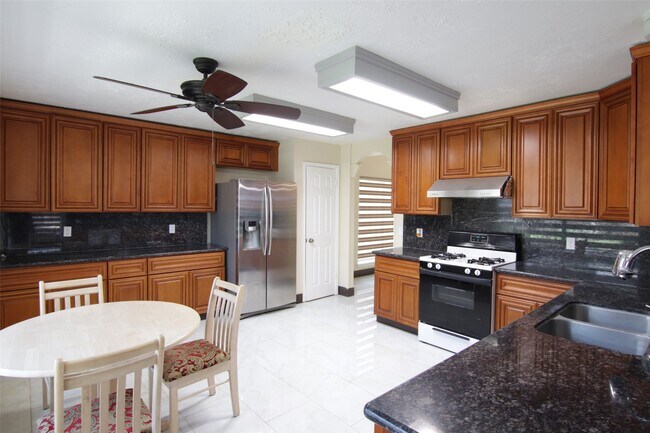 Foto del edificio - 12430 Brook Meadows Ln