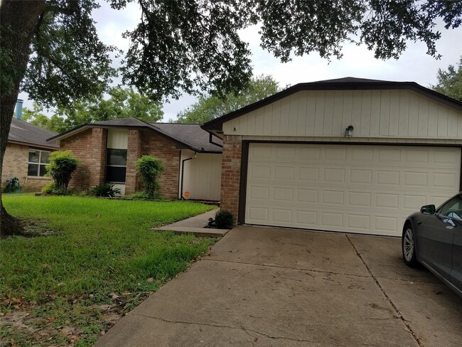 Building Photo - 2711 Amaranth Dr