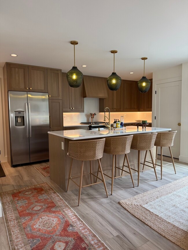 Building Photo - 2612 Westridge Dr