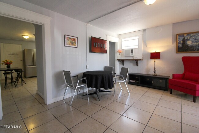 Foto del edificio - 130 Tobin Pl