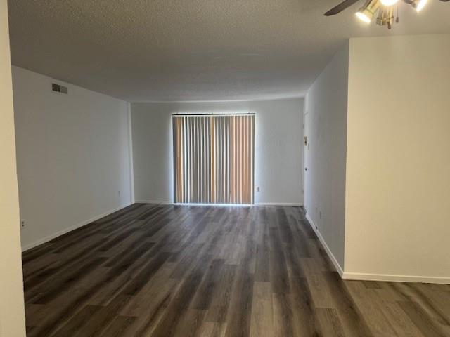 Foto del edificio - 7921 Cliffbrook Dr