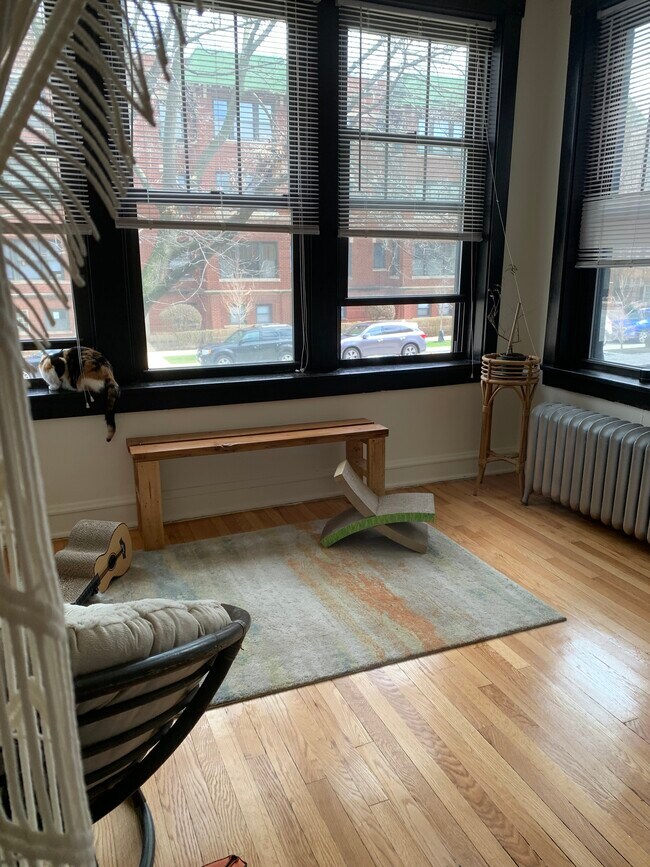 Sunroom - 403 S Kenilworth Ave