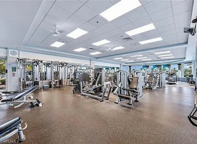 Foto del edificio - 6065 Islandwalk Blvd