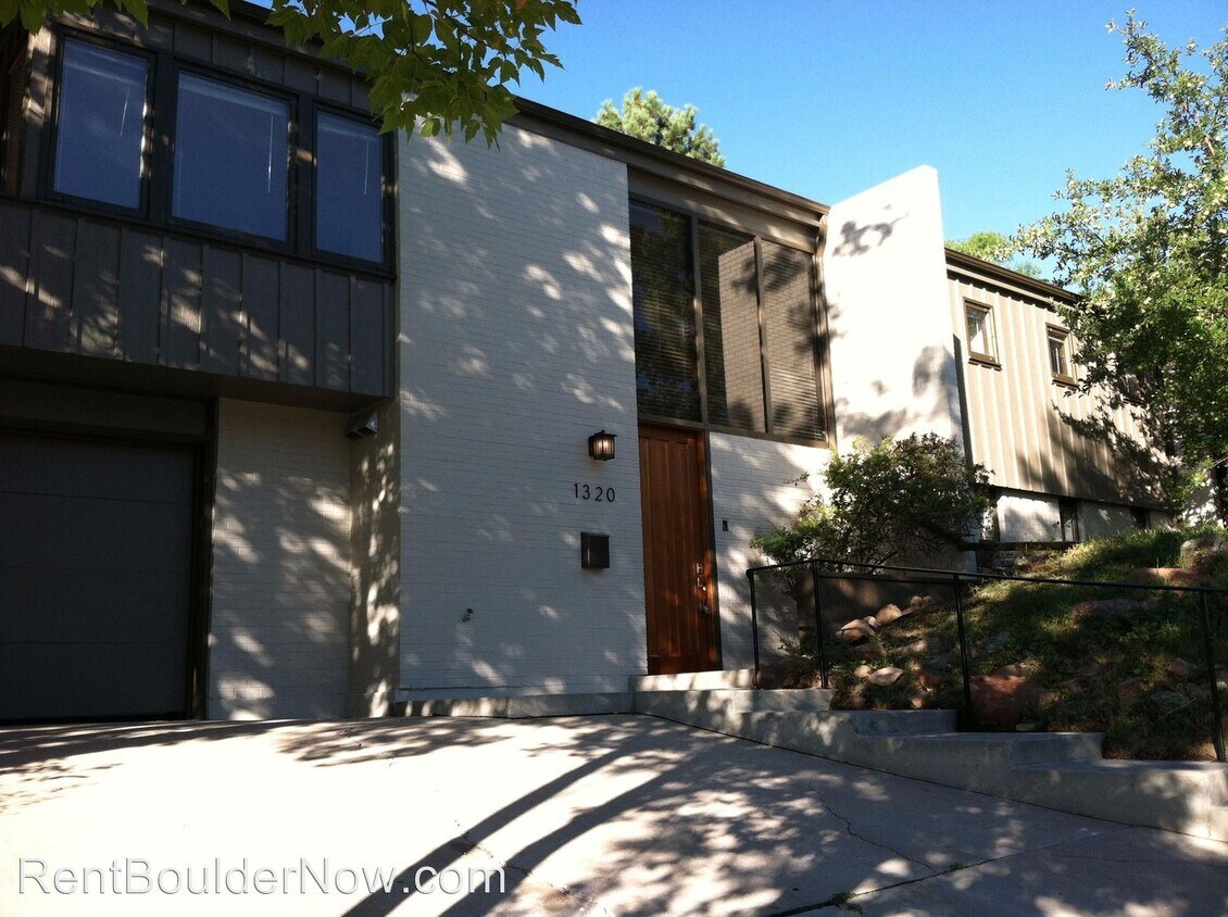 Primary Photo - 1320 Bluebell Ave