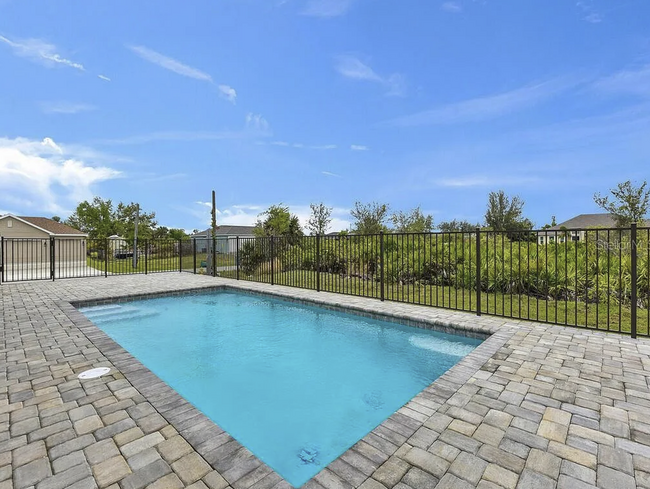 Foto del edificio - Brand New Construction Pool Home with a Fe...