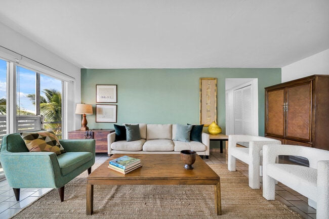 Photo - 555 Crandon Blvd Apartment