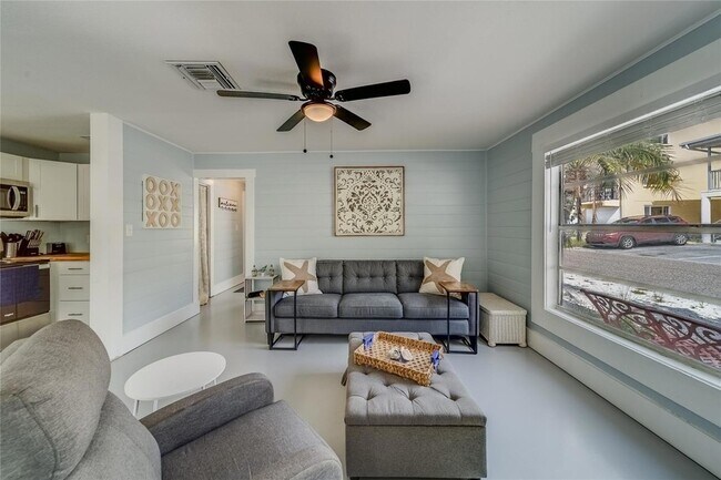 Foto del edificio - 120 177th Ave W