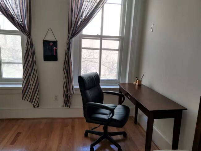 Foto del edificio - 131 C St SE