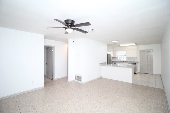 Foto del edificio - Modern 2BD/1BA in Pace – Freshly Renovated...