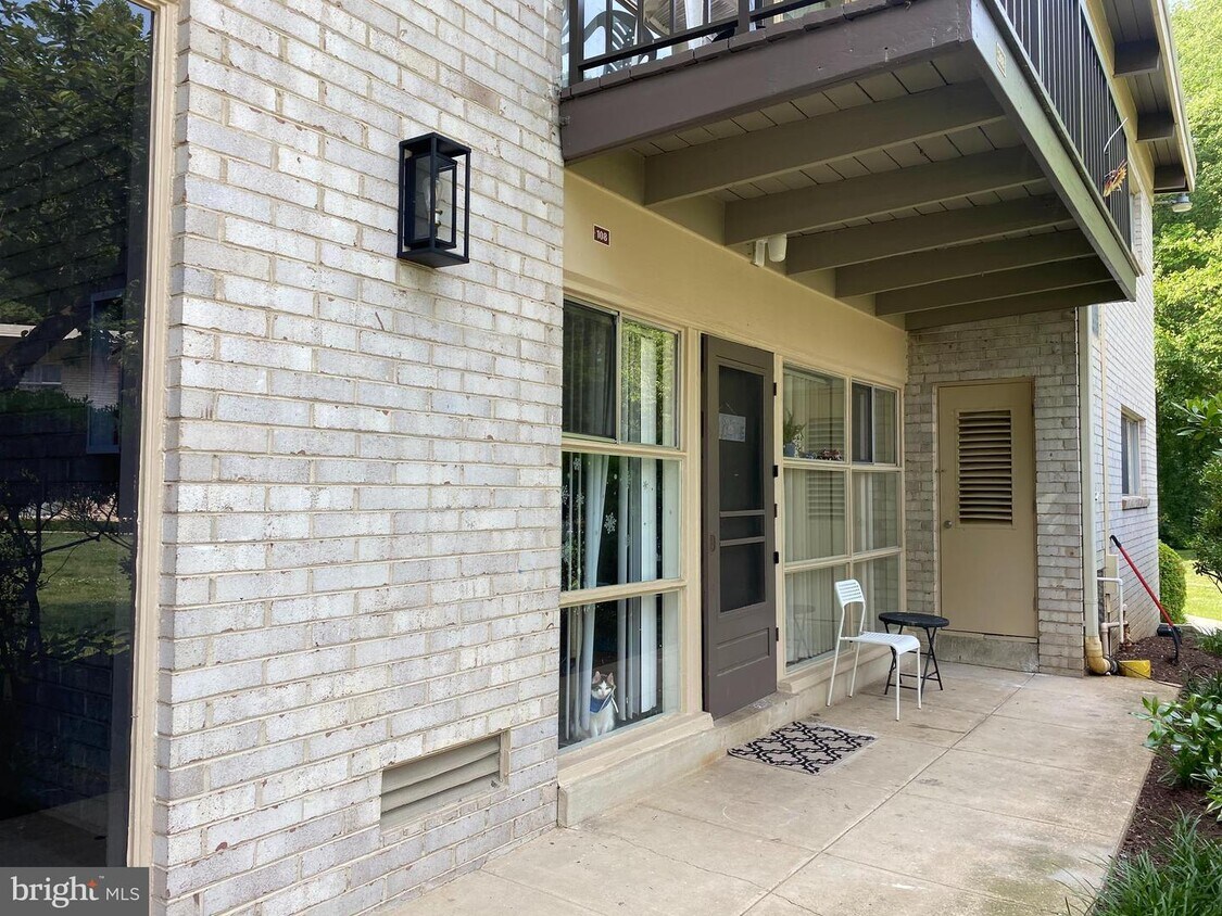 4933 Americana Dr Unit 108, Annandale, VA 22003 Room for Rent in