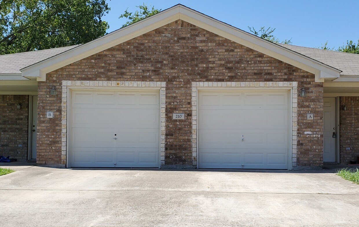 210 Dale Earnhardt Dr Unit B, Harker Heights, TX 76548 Apartments in