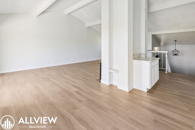 Foto del edificio - Recently Renovated Two-Story Home in Jasmi...
