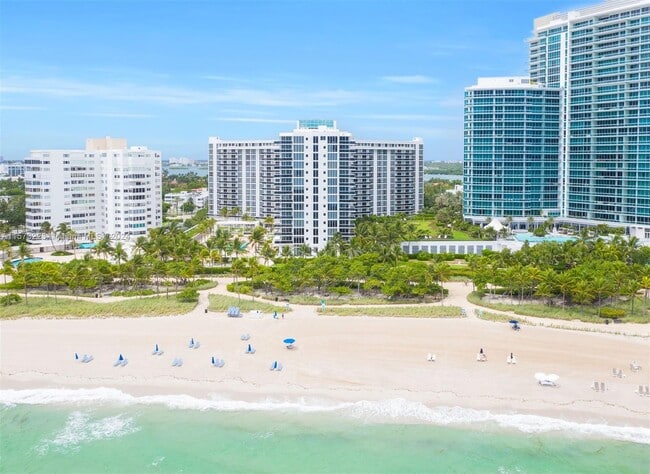 Building Photo - 10275 Collins Ave