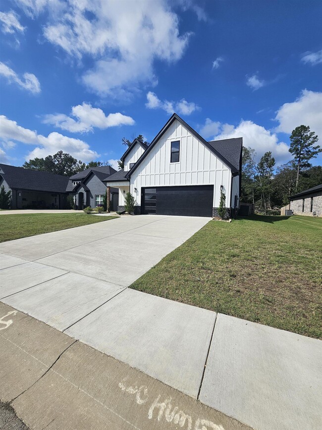 Building Photo - 7233 Havenwood Dr