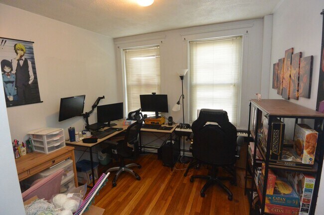 Foto del edificio - 2 Bed 1 Bath available now