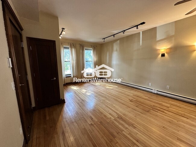 Foto del edificio - 2417 Emerson Ave S