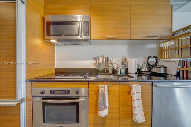 Building Photo - 50 Biscayne Blvd