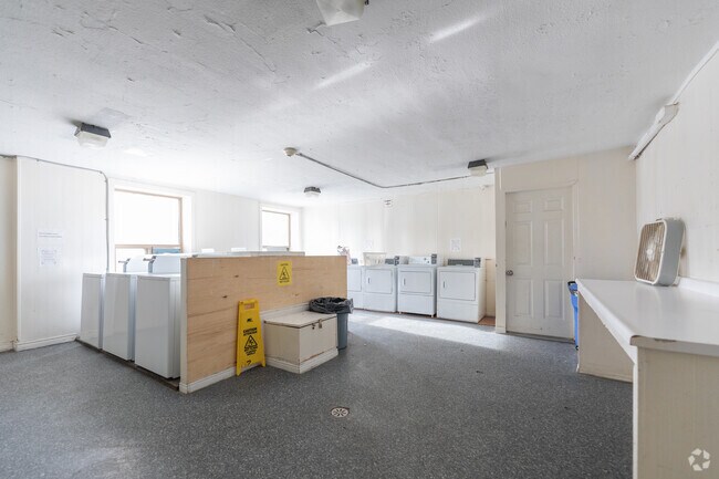 Buanderie - Rose Garden Apartments