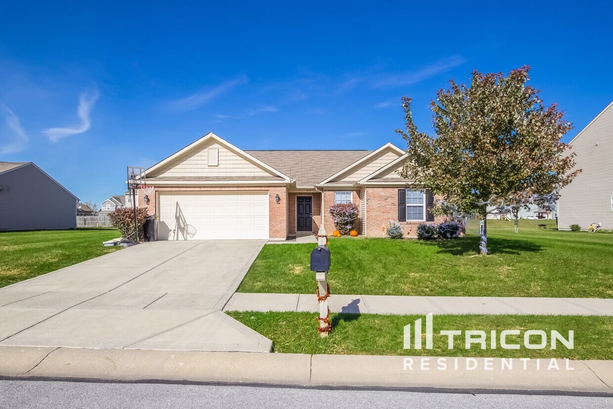 Foto principal - 8170 Dartmoth Ln
