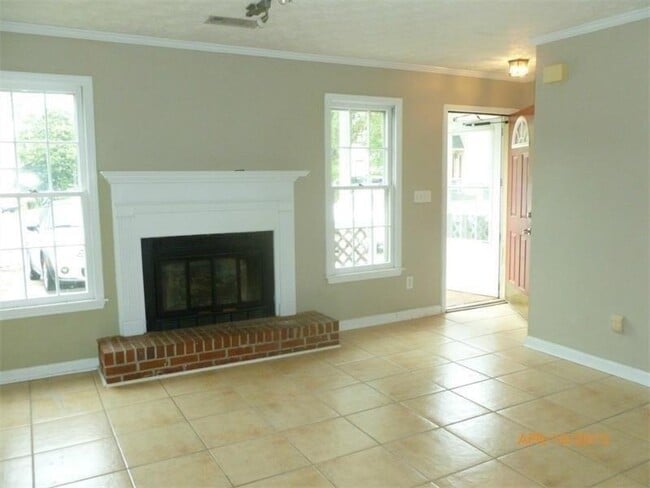 Building Photo - 1370 Kennesaw Trace Ct