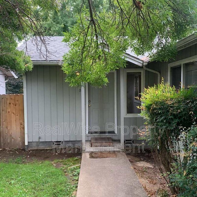 Building Photo - 1636 Leonard Rd