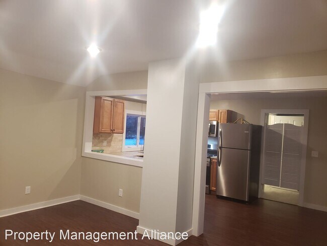 Building Photo - 3 br, 1 bath House - 510 Lamson Rd.